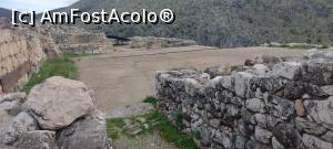 [P23] Cetatea Micene. Imagine cu Propilonul Palatului Regal. » foto by ovidiuyepi
 - 
<span class="allrVoted glyphicon glyphicon-heart hidden" id="av1297921"></span>
<a class="m-l-10 hidden" id="sv1297921" onclick="voting_Foto_DelVot(,1297921,5137)" role="button">șterge vot <span class="glyphicon glyphicon-remove"></span></a>
<a id="v91297921" class=" c-red"  onclick="voting_Foto_SetVot(1297921)" role="button"><span class="glyphicon glyphicon-heart-empty"></span> <b>LIKE</b> = Votează poza</a> <img class="hidden"  id="f1297921W9" src="/imagini/loader.gif" border="0" /><span class="AjErrMes hidden" id="e1297921ErM"></span>