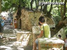 [P04] In partea dreapta se coboara la zvorul cu apa rece ca gheata. Este potabila iar pentru arsita de afara este o adevarata binefacere pentru noi. » foto by florinbad
 - 
<span class="allrVoted glyphicon glyphicon-heart hidden" id="av189580"></span>
<a class="m-l-10 hidden" id="sv189580" onclick="voting_Foto_DelVot(,189580,5137)" role="button">șterge vot <span class="glyphicon glyphicon-remove"></span></a>
<a id="v9189580" class=" c-red"  onclick="voting_Foto_SetVot(189580)" role="button"><span class="glyphicon glyphicon-heart-empty"></span> <b>LIKE</b> = Votează poza</a> <img class="hidden"  id="f189580W9" src="/imagini/loader.gif" border="0" /><span class="AjErrMes hidden" id="e189580ErM"></span>