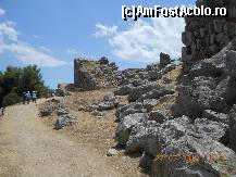 [P10] Grupul nostru, alaturi de doi turisti germani, la intrarea in cetate. » foto by florinbad
 - 
<span class="allrVoted glyphicon glyphicon-heart hidden" id="av189873"></span>
<a class="m-l-10 hidden" id="sv189873" onclick="voting_Foto_DelVot(,189873,5137)" role="button">șterge vot <span class="glyphicon glyphicon-remove"></span></a>
<a id="v9189873" class=" c-red"  onclick="voting_Foto_SetVot(189873)" role="button"><span class="glyphicon glyphicon-heart-empty"></span> <b>LIKE</b> = Votează poza</a> <img class="hidden"  id="f189873W9" src="/imagini/loader.gif" border="0" /><span class="AjErrMes hidden" id="e189873ErM"></span>