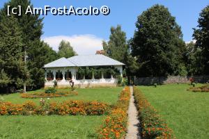 [P03] Măldărești, Casa Memorială I.G. Duca, fațada... se întinde mult în spate » foto by mprofeanu
 - 
<span class="allrVoted glyphicon glyphicon-heart hidden" id="av1198085"></span>
<a class="m-l-10 hidden" id="sv1198085" onclick="voting_Foto_DelVot(,1198085,5151)" role="button">șterge vot <span class="glyphicon glyphicon-remove"></span></a>
<a id="v91198085" class=" c-red"  onclick="voting_Foto_SetVot(1198085)" role="button"><span class="glyphicon glyphicon-heart-empty"></span> <b>LIKE</b> = Votează poza</a> <img class="hidden"  id="f1198085W9" src="/imagini/loader.gif" border="0" /><span class="AjErrMes hidden" id="e1198085ErM"></span>