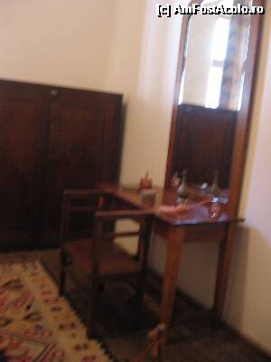 [P15] Cameră de dormit în casa Duca » foto by Michi
 - 
<span class="allrVoted glyphicon glyphicon-heart hidden" id="av496595"></span>
<a class="m-l-10 hidden" id="sv496595" onclick="voting_Foto_DelVot(,496595,5151)" role="button">șterge vot <span class="glyphicon glyphicon-remove"></span></a>
<a id="v9496595" class=" c-red"  onclick="voting_Foto_SetVot(496595)" role="button"><span class="glyphicon glyphicon-heart-empty"></span> <b>LIKE</b> = Votează poza</a> <img class="hidden"  id="f496595W9" src="/imagini/loader.gif" border="0" /><span class="AjErrMes hidden" id="e496595ErM"></span>