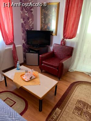 [P20] Fotolii din piele, foarte comode...Ce nu am spus: camerele au cate doua perechi de geamuri, camera fiind foarte luminoasa. » foto by iulian68
 - 
<span class="allrVoted glyphicon glyphicon-heart hidden" id="av1473342"></span>
<a class="m-l-10 hidden" id="sv1473342" onclick="voting_Foto_DelVot(,1473342,5154)" role="button">șterge vot <span class="glyphicon glyphicon-remove"></span></a>
<a id="v91473342" class=" c-red"  onclick="voting_Foto_SetVot(1473342)" role="button"><span class="glyphicon glyphicon-heart-empty"></span> <b>LIKE</b> = Votează poza</a> <img class="hidden"  id="f1473342W9" src="/imagini/loader.gif" border="0" /><span class="AjErrMes hidden" id="e1473342ErM"></span>