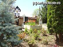 [P22] Cimitirul din interiorul manastirii » foto by corinne
 - 
<span class="allrVoted glyphicon glyphicon-heart hidden" id="av110033"></span>
<a class="m-l-10 hidden" id="sv110033" onclick="voting_Foto_DelVot(,110033,5159)" role="button">șterge vot <span class="glyphicon glyphicon-remove"></span></a>
<a id="v9110033" class=" c-red"  onclick="voting_Foto_SetVot(110033)" role="button"><span class="glyphicon glyphicon-heart-empty"></span> <b>LIKE</b> = Votează poza</a> <img class="hidden"  id="f110033W9" src="/imagini/loader.gif" border="0" /><span class="AjErrMes hidden" id="e110033ErM"></span>