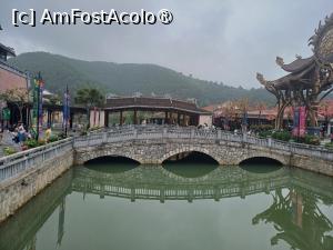 [P07] Da Nang - Ba Na Hills , la intrarea în parcul tematic » foto by Pușcașu Marin
 - 
<span class="allrVoted glyphicon glyphicon-heart hidden" id="av1421622"></span>
<a class="m-l-10 hidden" id="sv1421622" onclick="voting_Foto_DelVot(,1421622,5166)" role="button">șterge vot <span class="glyphicon glyphicon-remove"></span></a>
<a id="v91421622" class=" c-red"  onclick="voting_Foto_SetVot(1421622)" role="button"><span class="glyphicon glyphicon-heart-empty"></span> <b>LIKE</b> = Votează poza</a> <img class="hidden"  id="f1421622W9" src="/imagini/loader.gif" border="0" /><span class="AjErrMes hidden" id="e1421622ErM"></span>