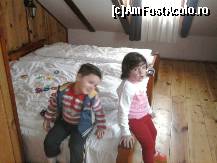 [P05] copii stresati permanent sa stea pe pat si nu pe jos! » foto by danaches2003
 - 
<span class="allrVoted glyphicon glyphicon-heart hidden" id="av56790"></span>
<a class="m-l-10 hidden" id="sv56790" onclick="voting_Foto_DelVot(,56790,5169)" role="button">șterge vot <span class="glyphicon glyphicon-remove"></span></a>
<a id="v956790" class=" c-red"  onclick="voting_Foto_SetVot(56790)" role="button"><span class="glyphicon glyphicon-heart-empty"></span> <b>LIKE</b> = Votează poza</a> <img class="hidden"  id="f56790W9" src="/imagini/loader.gif" border="0" /><span class="AjErrMes hidden" id="e56790ErM"></span>