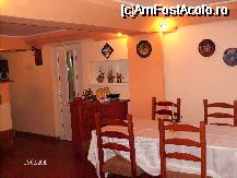 [P13] Cealalta masa mai mare din restaurant si iesirea in bucatarie » foto by Valentina69
 - 
<span class="allrVoted glyphicon glyphicon-heart hidden" id="av58399"></span>
<a class="m-l-10 hidden" id="sv58399" onclick="voting_Foto_DelVot(,58399,5186)" role="button">șterge vot <span class="glyphicon glyphicon-remove"></span></a>
<a id="v958399" class=" c-red"  onclick="voting_Foto_SetVot(58399)" role="button"><span class="glyphicon glyphicon-heart-empty"></span> <b>LIKE</b> = Votează poza</a> <img class="hidden"  id="f58399W9" src="/imagini/loader.gif" border="0" /><span class="AjErrMes hidden" id="e58399ErM"></span>