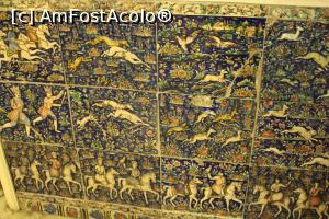 [P29] Teheran, Palatul Golestan, Holul de la etaj de la intrare la Sălile Principale, cu brâu de ceramică în relief și pictată, scene de vânătoare » foto by mprofeanu
 - 
<span class="allrVoted glyphicon glyphicon-heart hidden" id="av855595"></span>
<a class="m-l-10 hidden" id="sv855595" onclick="voting_Foto_DelVot(,855595,5198)" role="button">șterge vot <span class="glyphicon glyphicon-remove"></span></a>
<a id="v9855595" class=" c-red"  onclick="voting_Foto_SetVot(855595)" role="button"><span class="glyphicon glyphicon-heart-empty"></span> <b>LIKE</b> = Votează poza</a> <img class="hidden"  id="f855595W9" src="/imagini/loader.gif" border="0" /><span class="AjErrMes hidden" id="e855595ErM"></span>
