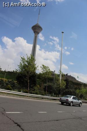 [P25] Teheran, Turnul Milad văzut din taxi » foto by mprofeanu
 - 
<span class="allrVoted glyphicon glyphicon-heart hidden" id="av1025276"></span>
<a class="m-l-10 hidden" id="sv1025276" onclick="voting_Foto_DelVot(,1025276,5198)" role="button">șterge vot <span class="glyphicon glyphicon-remove"></span></a>
<a id="v91025276" class=" c-red"  onclick="voting_Foto_SetVot(1025276)" role="button"><span class="glyphicon glyphicon-heart-empty"></span> <b>LIKE</b> = Votează poza</a> <img class="hidden"  id="f1025276W9" src="/imagini/loader.gif" border="0" /><span class="AjErrMes hidden" id="e1025276ErM"></span>