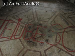[P19] Mozaic în holul principal din Pavilionul central de băi - Govora (2012).  » foto by tata123 🔱
 - 
<span class="allrVoted glyphicon glyphicon-heart hidden" id="av909713"></span>
<a class="m-l-10 hidden" id="sv909713" onclick="voting_Foto_DelVot(,909713,5203)" role="button">șterge vot <span class="glyphicon glyphicon-remove"></span></a>
<a id="v9909713" class=" c-red"  onclick="voting_Foto_SetVot(909713)" role="button"><span class="glyphicon glyphicon-heart-empty"></span> <b>LIKE</b> = Votează poza</a> <img class="hidden"  id="f909713W9" src="/imagini/loader.gif" border="0" /><span class="AjErrMes hidden" id="e909713ErM"></span>