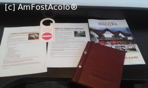 [P11] Materialele informative și scrisoarea de bun venit pe care le-am găsit în cameră, precum și un meniu de la restaurant cu prețuri și mâncare foarte bune.  » foto by Aurici
 - 
<span class="allrVoted glyphicon glyphicon-heart hidden" id="av706757"></span>
<a class="m-l-10 hidden" id="sv706757" onclick="voting_Foto_DelVot(,706757,5210)" role="button">șterge vot <span class="glyphicon glyphicon-remove"></span></a>
<a id="v9706757" class=" c-red"  onclick="voting_Foto_SetVot(706757)" role="button"><span class="glyphicon glyphicon-heart-empty"></span> <b>LIKE</b> = Votează poza</a> <img class="hidden"  id="f706757W9" src="/imagini/loader.gif" border="0" /><span class="AjErrMes hidden" id="e706757ErM"></span>