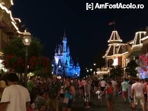 [P29] Magic Kingdom seara » foto by pisoi_aluna
 - 
<span class="allrVoted glyphicon glyphicon-heart hidden" id="av508461"></span>
<a class="m-l-10 hidden" id="sv508461" onclick="voting_Foto_DelVot(,508461,5211)" role="button">șterge vot <span class="glyphicon glyphicon-remove"></span></a>
<a id="v9508461" class=" c-red"  onclick="voting_Foto_SetVot(508461)" role="button"><span class="glyphicon glyphicon-heart-empty"></span> <b>LIKE</b> = Votează poza</a> <img class="hidden"  id="f508461W9" src="/imagini/loader.gif" border="0" /><span class="AjErrMes hidden" id="e508461ErM"></span>