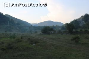 [P01] Podul de la ieșirea din Dubova, pe lângă el, la stânga, se merge la  Peștera Ponicova, spre seară când am fost acolo » foto by mprofeanu
 - 
<span class="allrVoted glyphicon glyphicon-heart hidden" id="av1185471"></span>
<a class="m-l-10 hidden" id="sv1185471" onclick="voting_Foto_DelVot(,1185471,5212)" role="button">șterge vot <span class="glyphicon glyphicon-remove"></span></a>
<a id="v91185471" class=" c-red"  onclick="voting_Foto_SetVot(1185471)" role="button"><span class="glyphicon glyphicon-heart-empty"></span> <b>LIKE</b> = Votează poza</a> <img class="hidden"  id="f1185471W9" src="/imagini/loader.gif" border="0" /><span class="AjErrMes hidden" id="e1185471ErM"></span>