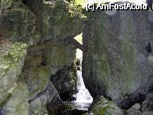 [P20] In spatele 'podului' este cea mai spectaculoasa cascada. Pozitia pentru a o fotografia ar insemna apa pana la 1,5 m, in bazinul din fata jos. » foto by cc_iordachescu
 - 
<span class="allrVoted glyphicon glyphicon-heart hidden" id="av58146"></span>
<a class="m-l-10 hidden" id="sv58146" onclick="voting_Foto_DelVot(,58146,5212)" role="button">șterge vot <span class="glyphicon glyphicon-remove"></span></a>
<a id="v958146" class=" c-red"  onclick="voting_Foto_SetVot(58146)" role="button"><span class="glyphicon glyphicon-heart-empty"></span> <b>LIKE</b> = Votează poza</a> <img class="hidden"  id="f58146W9" src="/imagini/loader.gif" border="0" /><span class="AjErrMes hidden" id="e58146ErM"></span>