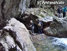 [P31] In fata gurii pesterii paraul se desface in mai multe brate printre bolovani de 2 - 3 m inaltime. » foto by cc_iordachescu
 - 
<span class="allrVoted glyphicon glyphicon-heart hidden" id="av58161"></span>
<a class="m-l-10 hidden" id="sv58161" onclick="voting_Foto_DelVot(,58161,5212)" role="button">șterge vot <span class="glyphicon glyphicon-remove"></span></a>
<a id="v958161" class=" c-red"  onclick="voting_Foto_SetVot(58161)" role="button"><span class="glyphicon glyphicon-heart-empty"></span> <b>LIKE</b> = Votează poza</a> <img class="hidden"  id="f58161W9" src="/imagini/loader.gif" border="0" /><span class="AjErrMes hidden" id="e58161ErM"></span>