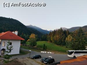 [P07] Academia Sâmbăta - vedere pe geamul camerei de la mansardă » foto by calator65
 - 
<span class="allrVoted glyphicon glyphicon-heart hidden" id="av1318828"></span>
<a class="m-l-10 hidden" id="sv1318828" onclick="voting_Foto_DelVot(,1318828,5217)" role="button">șterge vot <span class="glyphicon glyphicon-remove"></span></a>
<a id="v91318828" class=" c-red"  onclick="voting_Foto_SetVot(1318828)" role="button"><span class="glyphicon glyphicon-heart-empty"></span> <b>LIKE</b> = Votează poza</a> <img class="hidden"  id="f1318828W9" src="/imagini/loader.gif" border="0" /><span class="AjErrMes hidden" id="e1318828ErM"></span>