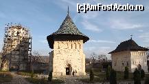 [P01] MANASTIREA DOBROVAȚ - Turnul Clopotnita, biserica si paraclisul Sf. Gheorghe » foto by Nicu Teusdea
 - 
<span class="allrVoted glyphicon glyphicon-heart hidden" id="av495481"></span>
<a class="m-l-10 hidden" id="sv495481" onclick="voting_Foto_DelVot(,495481,5226)" role="button">șterge vot <span class="glyphicon glyphicon-remove"></span></a>
<a id="v9495481" class=" c-red"  onclick="voting_Foto_SetVot(495481)" role="button"><span class="glyphicon glyphicon-heart-empty"></span> <b>LIKE</b> = Votează poza</a> <img class="hidden"  id="f495481W9" src="/imagini/loader.gif" border="0" /><span class="AjErrMes hidden" id="e495481ErM"></span>