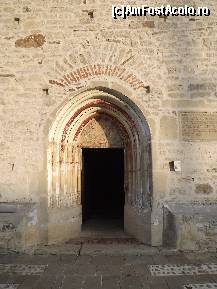 [P15] manastirea Dobrovat - intrarea in stil gotic si pisania » foto by Nicu Teusdea
 - 
<span class="allrVoted glyphicon glyphicon-heart hidden" id="av495495"></span>
<a class="m-l-10 hidden" id="sv495495" onclick="voting_Foto_DelVot(,495495,5226)" role="button">șterge vot <span class="glyphicon glyphicon-remove"></span></a>
<a id="v9495495" class=" c-red"  onclick="voting_Foto_SetVot(495495)" role="button"><span class="glyphicon glyphicon-heart-empty"></span> <b>LIKE</b> = Votează poza</a> <img class="hidden"  id="f495495W9" src="/imagini/loader.gif" border="0" /><span class="AjErrMes hidden" id="e495495ErM"></span>