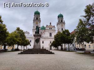 [P15] La pas prin centrul istoric Passau; Domplatz » foto by crismis
 - 
<span class="allrVoted glyphicon glyphicon-heart hidden" id="av1413065"></span>
<a class="m-l-10 hidden" id="sv1413065" onclick="voting_Foto_DelVot(,1413065,5227)" role="button">șterge vot <span class="glyphicon glyphicon-remove"></span></a>
<a id="v91413065" class=" c-red"  onclick="voting_Foto_SetVot(1413065)" role="button"><span class="glyphicon glyphicon-heart-empty"></span> <b>LIKE</b> = Votează poza</a> <img class="hidden"  id="f1413065W9" src="/imagini/loader.gif" border="0" /><span class="AjErrMes hidden" id="e1413065ErM"></span>