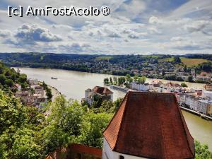 [P39] Fortăreața Passau; locul de unire a Dunării (stânga) cu Inn (dreapta); se disting culorile un pic diferite » foto by crismis
 - 
<span class="allrVoted glyphicon glyphicon-heart hidden" id="av1413089"></span>
<a class="m-l-10 hidden" id="sv1413089" onclick="voting_Foto_DelVot(,1413089,5227)" role="button">șterge vot <span class="glyphicon glyphicon-remove"></span></a>
<a id="v91413089" class=" c-red"  onclick="voting_Foto_SetVot(1413089)" role="button"><span class="glyphicon glyphicon-heart-empty"></span> <b>LIKE</b> = Votează poza</a> <img class="hidden"  id="f1413089W9" src="/imagini/loader.gif" border="0" /><span class="AjErrMes hidden" id="e1413089ErM"></span>