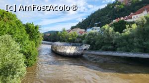 [P01] Murinsel, insula artificila construita in mijlocul raului Mur, o structura din otel si sticla, sub forma unei imense scoici plutitoare ce lega cele doua maluri prin intermediul unor poduri.  » foto by geani anto
 - 
<span class="allrVoted glyphicon glyphicon-heart hidden" id="av1412476"></span>
<a class="m-l-10 hidden" id="sv1412476" onclick="voting_Foto_DelVot(,1412476,5228)" role="button">șterge vot <span class="glyphicon glyphicon-remove"></span></a>
<a id="v91412476" class=" c-red"  onclick="voting_Foto_SetVot(1412476)" role="button"><span class="glyphicon glyphicon-heart-empty"></span> <b>LIKE</b> = Votează poza</a> <img class="hidden"  id="f1412476W9" src="/imagini/loader.gif" border="0" /><span class="AjErrMes hidden" id="e1412476ErM"></span>