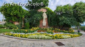 [P18] A fost construit aici si un memorial ce comemoreaza lupta Regimentului Infanterie nr. 27, in primul razboi mondial. » foto by geani anto
 - 
<span class="allrVoted glyphicon glyphicon-heart hidden" id="av1412493"></span>
<a class="m-l-10 hidden" id="sv1412493" onclick="voting_Foto_DelVot(,1412493,5228)" role="button">șterge vot <span class="glyphicon glyphicon-remove"></span></a>
<a id="v91412493" class=" c-red"  onclick="voting_Foto_SetVot(1412493)" role="button"><span class="glyphicon glyphicon-heart-empty"></span> <b>LIKE</b> = Votează poza</a> <img class="hidden"  id="f1412493W9" src="/imagini/loader.gif" border="0" /><span class="AjErrMes hidden" id="e1412493ErM"></span>