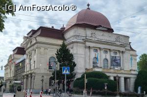 [P40] Opera, cladire ce este a doua cea mai mare opera din Austria. Initial, opera de astazi a fost teatrul municipal, iar explozia unei bombe in cel de-al Doilea Razboi Mondial a dus la demolarea porticului original si o simplificare a fatadei, interiorul ramanand insa intact.  » foto by geani anto
 - 
<span class="allrVoted glyphicon glyphicon-heart hidden" id="av1412515"></span>
<a class="m-l-10 hidden" id="sv1412515" onclick="voting_Foto_DelVot(,1412515,5228)" role="button">șterge vot <span class="glyphicon glyphicon-remove"></span></a>
<a id="v91412515" class=" c-red"  onclick="voting_Foto_SetVot(1412515)" role="button"><span class="glyphicon glyphicon-heart-empty"></span> <b>LIKE</b> = Votează poza</a> <img class="hidden"  id="f1412515W9" src="/imagini/loader.gif" border="0" /><span class="AjErrMes hidden" id="e1412515ErM"></span>