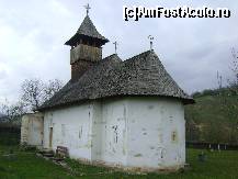 [P09] Biserica Sf. Arhangheli Cicau - vedere - se observa ferestrele de tip gotic » foto by biancuta
 - 
<span class="allrVoted glyphicon glyphicon-heart hidden" id="av66122"></span>
<a class="m-l-10 hidden" id="sv66122" onclick="voting_Foto_DelVot(,66122,5247)" role="button">șterge vot <span class="glyphicon glyphicon-remove"></span></a>
<a id="v966122" class=" c-red"  onclick="voting_Foto_SetVot(66122)" role="button"><span class="glyphicon glyphicon-heart-empty"></span> <b>LIKE</b> = Votează poza</a> <img class="hidden"  id="f66122W9" src="/imagini/loader.gif" border="0" /><span class="AjErrMes hidden" id="e66122ErM"></span>