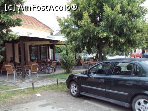 [P19] Scuarul dintre strada Decebal și strada Vilelor - terasa-restaurant goală.  » foto by Carmen Ion
 - 
<span class="allrVoted glyphicon glyphicon-heart hidden" id="av874522"></span>
<a class="m-l-10 hidden" id="sv874522" onclick="voting_Foto_DelVot(,874522,5247)" role="button">șterge vot <span class="glyphicon glyphicon-remove"></span></a>
<a id="v9874522" class=" c-red"  onclick="voting_Foto_SetVot(874522)" role="button"><span class="glyphicon glyphicon-heart-empty"></span> <b>LIKE</b> = Votează poza</a> <img class="hidden"  id="f874522W9" src="/imagini/loader.gif" border="0" /><span class="AjErrMes hidden" id="e874522ErM"></span>