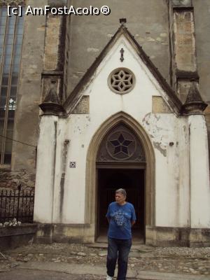 [P13] Cetatea - intrarea în biserica reformată calvină. » foto by Carmen Ion
 - 
<span class="allrVoted glyphicon glyphicon-heart hidden" id="av875425"></span>
<a class="m-l-10 hidden" id="sv875425" onclick="voting_Foto_DelVot(,875425,5247)" role="button">șterge vot <span class="glyphicon glyphicon-remove"></span></a>
<a id="v9875425" class=" c-red"  onclick="voting_Foto_SetVot(875425)" role="button"><span class="glyphicon glyphicon-heart-empty"></span> <b>LIKE</b> = Votează poza</a> <img class="hidden"  id="f875425W9" src="/imagini/loader.gif" border="0" /><span class="AjErrMes hidden" id="e875425ErM"></span>