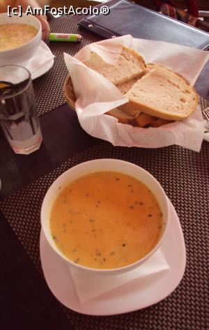 [P42] Restaurantul La Dolce Vita - ciorbițele » foto by Carmen Ion
 - 
<span class="allrVoted glyphicon glyphicon-heart hidden" id="av875454"></span>
<a class="m-l-10 hidden" id="sv875454" onclick="voting_Foto_DelVot(,875454,5247)" role="button">șterge vot <span class="glyphicon glyphicon-remove"></span></a>
<a id="v9875454" class=" c-red"  onclick="voting_Foto_SetVot(875454)" role="button"><span class="glyphicon glyphicon-heart-empty"></span> <b>LIKE</b> = Votează poza</a> <img class="hidden"  id="f875454W9" src="/imagini/loader.gif" border="0" /><span class="AjErrMes hidden" id="e875454ErM"></span>