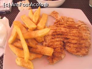 [P43] Restaurantul La Dolce Vita - piept de pui la grătar cu garnitură de cartofi prăjiți.  » foto by Carmen Ion
 - 
<span class="allrVoted glyphicon glyphicon-heart hidden" id="av875455"></span>
<a class="m-l-10 hidden" id="sv875455" onclick="voting_Foto_DelVot(,875455,5247)" role="button">șterge vot <span class="glyphicon glyphicon-remove"></span></a>
<a id="v9875455" class=" c-red"  onclick="voting_Foto_SetVot(875455)" role="button"><span class="glyphicon glyphicon-heart-empty"></span> <b>LIKE</b> = Votează poza</a> <img class="hidden"  id="f875455W9" src="/imagini/loader.gif" border="0" /><span class="AjErrMes hidden" id="e875455ErM"></span>