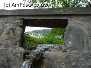 [P16] Izvor în Piața de Jos - Rimetea, Alba.  » foto by tata123 🔱
 - 
<span class="allrVoted glyphicon glyphicon-heart hidden" id="av1068935"></span>
<a class="m-l-10 hidden" id="sv1068935" onclick="voting_Foto_DelVot(,1068935,5247)" role="button">șterge vot <span class="glyphicon glyphicon-remove"></span></a>
<a id="v91068935" class=" c-red"  onclick="voting_Foto_SetVot(1068935)" role="button"><span class="glyphicon glyphicon-heart-empty"></span> <b>LIKE</b> = Votează poza</a> <img class="hidden"  id="f1068935W9" src="/imagini/loader.gif" border="0" /><span class="AjErrMes hidden" id="e1068935ErM"></span>