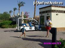 [P14] 'Titicarul'pus la alimentat, era in pauza de pranz, mai inghitea ceva curent. Facea curse de la 9 dimineata pana la 12.30, apoi revenea pe la 16.00 (cred) pana la apus (la sfarsit de sept asta insemna ~17.30) » foto by Mihaela Dinu
 - 
<span class="allrVoted glyphicon glyphicon-heart hidden" id="av59169"></span>
<a class="m-l-10 hidden" id="sv59169" onclick="voting_Foto_DelVot(,59169,5248)" role="button">șterge vot <span class="glyphicon glyphicon-remove"></span></a>
<a id="v959169" class=" c-red"  onclick="voting_Foto_SetVot(59169)" role="button"><span class="glyphicon glyphicon-heart-empty"></span> <b>LIKE</b> = Votează poza</a> <img class="hidden"  id="f59169W9" src="/imagini/loader.gif" border="0" /><span class="AjErrMes hidden" id="e59169ErM"></span>