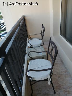 [P10] Balconul cu două scaune și o măsuță » foto by nelutu
 - 
<span class="allrVoted glyphicon glyphicon-heart hidden" id="av1261665"></span>
<a class="m-l-10 hidden" id="sv1261665" onclick="voting_Foto_DelVot(,1261665,5248)" role="button">șterge vot <span class="glyphicon glyphicon-remove"></span></a>
<a id="v91261665" class=" c-red"  onclick="voting_Foto_SetVot(1261665)" role="button"><span class="glyphicon glyphicon-heart-empty"></span> <b>LIKE</b> = Votează poza</a> <img class="hidden"  id="f1261665W9" src="/imagini/loader.gif" border="0" /><span class="AjErrMes hidden" id="e1261665ErM"></span>