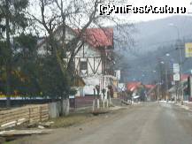 [P01] Pensiunea Bucovina, vazuta dinspre manastire » foto by corinka
 - 
<span class="allrVoted glyphicon glyphicon-heart hidden" id="av59034"></span>
<a class="m-l-10 hidden" id="sv59034" onclick="voting_Foto_DelVot(,59034,5249)" role="button">șterge vot <span class="glyphicon glyphicon-remove"></span></a>
<a id="v959034" class=" c-red"  onclick="voting_Foto_SetVot(59034)" role="button"><span class="glyphicon glyphicon-heart-empty"></span> <b>LIKE</b> = Votează poza</a> <img class="hidden"  id="f59034W9" src="/imagini/loader.gif" border="0" /><span class="AjErrMes hidden" id="e59034ErM"></span>