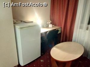[P03] camera cu frigider,birou,masuta rotunda pentru servit cafeaua » foto by ile57b
 - 
<span class="allrVoted glyphicon glyphicon-heart hidden" id="av1290909"></span>
<a class="m-l-10 hidden" id="sv1290909" onclick="voting_Foto_DelVot(,1290909,5250)" role="button">șterge vot <span class="glyphicon glyphicon-remove"></span></a>
<a id="v91290909" class=" c-red"  onclick="voting_Foto_SetVot(1290909)" role="button"><span class="glyphicon glyphicon-heart-empty"></span> <b>LIKE</b> = Votează poza</a> <img class="hidden"  id="f1290909W9" src="/imagini/loader.gif" border="0" /><span class="AjErrMes hidden" id="e1290909ErM"></span>