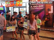 [P28] pattaya-walking street » foto by dr.razvan
 - 
<span class="allrVoted glyphicon glyphicon-heart hidden" id="av317939"></span>
<a class="m-l-10 hidden" id="sv317939" onclick="voting_Foto_DelVot(,317939,5252)" role="button">șterge vot <span class="glyphicon glyphicon-remove"></span></a>
<a id="v9317939" class=" c-red"  onclick="voting_Foto_SetVot(317939)" role="button"><span class="glyphicon glyphicon-heart-empty"></span> <b>LIKE</b> = Votează poza</a> <img class="hidden"  id="f317939W9" src="/imagini/loader.gif" border="0" /><span class="AjErrMes hidden" id="e317939ErM"></span>
