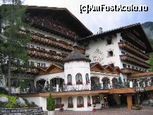[P09] Hotel de 4 stele din Berwang » foto by Irina1974
 - 
<span class="allrVoted glyphicon glyphicon-heart hidden" id="av59266"></span>
<a class="m-l-10 hidden" id="sv59266" onclick="voting_Foto_DelVot(,59266,5257)" role="button">șterge vot <span class="glyphicon glyphicon-remove"></span></a>
<a id="v959266" class=" c-red"  onclick="voting_Foto_SetVot(59266)" role="button"><span class="glyphicon glyphicon-heart-empty"></span> <b>LIKE</b> = Votează poza</a> <img class="hidden"  id="f59266W9" src="/imagini/loader.gif" border="0" /><span class="AjErrMes hidden" id="e59266ErM"></span>