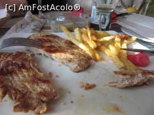 [P15] Portia de cotlet de porc » foto by Michi
 - 
<span class="allrVoted glyphicon glyphicon-heart hidden" id="av1342633"></span>
<a class="m-l-10 hidden" id="sv1342633" onclick="voting_Foto_DelVot(,1342633,5266)" role="button">șterge vot <span class="glyphicon glyphicon-remove"></span></a>
<a id="v91342633" class=" c-red"  onclick="voting_Foto_SetVot(1342633)" role="button"><span class="glyphicon glyphicon-heart-empty"></span> <b>LIKE</b> = Votează poza</a> <img class="hidden"  id="f1342633W9" src="/imagini/loader.gif" border="0" /><span class="AjErrMes hidden" id="e1342633ErM"></span>