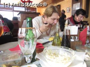 [P17] Cartofi prăjiţi şi salată de varză, jumătate de porţie » foto by Michi
 - 
<span class="allrVoted glyphicon glyphicon-heart hidden" id="av1342635"></span>
<a class="m-l-10 hidden" id="sv1342635" onclick="voting_Foto_DelVot(,1342635,5266)" role="button">șterge vot <span class="glyphicon glyphicon-remove"></span></a>
<a id="v91342635" class=" c-red"  onclick="voting_Foto_SetVot(1342635)" role="button"><span class="glyphicon glyphicon-heart-empty"></span> <b>LIKE</b> = Votează poza</a> <img class="hidden"  id="f1342635W9" src="/imagini/loader.gif" border="0" /><span class="AjErrMes hidden" id="e1342635ErM"></span>