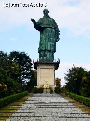 [P13] Uriașa statuie a lui San Carlo Borromeo » foto by crismis
 - 
<span class="allrVoted glyphicon glyphicon-heart hidden" id="av1274015"></span>
<a class="m-l-10 hidden" id="sv1274015" onclick="voting_Foto_DelVot(,1274015,5274)" role="button">șterge vot <span class="glyphicon glyphicon-remove"></span></a>
<a id="v91274015" class=" c-red"  onclick="voting_Foto_SetVot(1274015)" role="button"><span class="glyphicon glyphicon-heart-empty"></span> <b>LIKE</b> = Votează poza</a> <img class="hidden"  id="f1274015W9" src="/imagini/loader.gif" border="0" /><span class="AjErrMes hidden" id="e1274015ErM"></span>