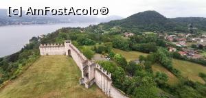 [P10] Malul estic al lacului. Vedere din fortăreața Rocca Borromeo.  » foto by Aurici
 - 
<span class="allrVoted glyphicon glyphicon-heart hidden" id="av1123308"></span>
<a class="m-l-10 hidden" id="sv1123308" onclick="voting_Foto_DelVot(,1123308,5274)" role="button">șterge vot <span class="glyphicon glyphicon-remove"></span></a>
<a id="v91123308" class=" c-red"  onclick="voting_Foto_SetVot(1123308)" role="button"><span class="glyphicon glyphicon-heart-empty"></span> <b>LIKE</b> = Votează poza</a> <img class="hidden"  id="f1123308W9" src="/imagini/loader.gif" border="0" /><span class="AjErrMes hidden" id="e1123308ErM"></span>