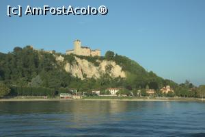 [P21] Fortăreața Rocca Borromeo de pe malul estic al lacului Maggiore.  » foto by Aurici
 - 
<span class="allrVoted glyphicon glyphicon-heart hidden" id="av1123319"></span>
<a class="m-l-10 hidden" id="sv1123319" onclick="voting_Foto_DelVot(,1123319,5274)" role="button">șterge vot <span class="glyphicon glyphicon-remove"></span></a>
<a id="v91123319" class=" c-red"  onclick="voting_Foto_SetVot(1123319)" role="button"><span class="glyphicon glyphicon-heart-empty"></span> <b>LIKE</b> = Votează poza</a> <img class="hidden"  id="f1123319W9" src="/imagini/loader.gif" border="0" /><span class="AjErrMes hidden" id="e1123319ErM"></span>