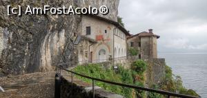 [P14] Santa Caterina del Sasso, mănăstirea romano-catolică construită în stâncă.  » foto by Aurici
 - 
<span class="allrVoted glyphicon glyphicon-heart hidden" id="av1127694"></span>
<a class="m-l-10 hidden" id="sv1127694" onclick="voting_Foto_DelVot(,1127694,5274)" role="button">șterge vot <span class="glyphicon glyphicon-remove"></span></a>
<a id="v91127694" class=" c-red"  onclick="voting_Foto_SetVot(1127694)" role="button"><span class="glyphicon glyphicon-heart-empty"></span> <b>LIKE</b> = Votează poza</a> <img class="hidden"  id="f1127694W9" src="/imagini/loader.gif" border="0" /><span class="AjErrMes hidden" id="e1127694ErM"></span>