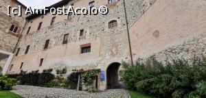 [P03] Intrarea la fortăreața medievală Rocca Borromeo.  » foto by Aurici
 - 
<span class="allrVoted glyphicon glyphicon-heart hidden" id="av1127683"></span>
<a class="m-l-10 hidden" id="sv1127683" onclick="voting_Foto_DelVot(,1127683,5274)" role="button">șterge vot <span class="glyphicon glyphicon-remove"></span></a>
<a id="v91127683" class=" c-red"  onclick="voting_Foto_SetVot(1127683)" role="button"><span class="glyphicon glyphicon-heart-empty"></span> <b>LIKE</b> = Votează poza</a> <img class="hidden"  id="f1127683W9" src="/imagini/loader.gif" border="0" /><span class="AjErrMes hidden" id="e1127683ErM"></span>