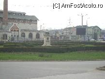 [P05] In prim plan, Monumentul Latinitatii iar Cofetaria Dana este in dreapta, in fundal, cladirea verde » foto by biancuta
 - 
<span class="allrVoted glyphicon glyphicon-heart hidden" id="av82796"></span>
<a class="m-l-10 hidden" id="sv82796" onclick="voting_Foto_DelVot(,82796,5279)" role="button">șterge vot <span class="glyphicon glyphicon-remove"></span></a>
<a id="v982796" class=" c-red"  onclick="voting_Foto_SetVot(82796)" role="button"><span class="glyphicon glyphicon-heart-empty"></span> <b>LIKE</b> = Votează poza</a> <img class="hidden"  id="f82796W9" src="/imagini/loader.gif" border="0" /><span class="AjErrMes hidden" id="e82796ErM"></span>
