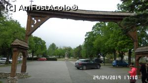[P04] Tapolca. Intrarea în parcul de lângă spital » foto by ungureanica
 - 
<span class="allrVoted glyphicon glyphicon-heart hidden" id="av1113171"></span>
<a class="m-l-10 hidden" id="sv1113171" onclick="voting_Foto_DelVot(,1113171,5303)" role="button">șterge vot <span class="glyphicon glyphicon-remove"></span></a>
<a id="v91113171" class=" c-red"  onclick="voting_Foto_SetVot(1113171)" role="button"><span class="glyphicon glyphicon-heart-empty"></span> <b>LIKE</b> = Votează poza</a> <img class="hidden"  id="f1113171W9" src="/imagini/loader.gif" border="0" /><span class="AjErrMes hidden" id="e1113171ErM"></span>
