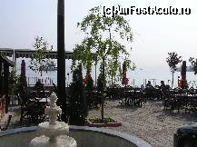 [P03] Una dintre superbele terase de pe malul Marii Marmara » foto by pepsi70ro
 - 
<span class="allrVoted glyphicon glyphicon-heart hidden" id="av48834"></span>
<a class="m-l-10 hidden" id="sv48834" onclick="voting_Foto_DelVot(,48834,5304)" role="button">șterge vot <span class="glyphicon glyphicon-remove"></span></a>
<a id="v948834" class=" c-red"  onclick="voting_Foto_SetVot(48834)" role="button"><span class="glyphicon glyphicon-heart-empty"></span> <b>LIKE</b> = Votează poza</a> <img class="hidden"  id="f48834W9" src="/imagini/loader.gif" border="0" /><span class="AjErrMes hidden" id="e48834ErM"></span>