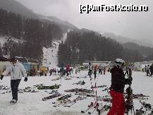 [P04] Bad Gastein - in stanga este cabina care duce spre partiile negre si rosii, iar in centrul fotografiei este cabina care duce spre Hof gastein. » foto by alexandruduma
 - 
<span class="allrVoted glyphicon glyphicon-heart hidden" id="av60797"></span>
<a class="m-l-10 hidden" id="sv60797" onclick="voting_Foto_DelVot(,60797,5310)" role="button">șterge vot <span class="glyphicon glyphicon-remove"></span></a>
<a id="v960797" class=" c-red"  onclick="voting_Foto_SetVot(60797)" role="button"><span class="glyphicon glyphicon-heart-empty"></span> <b>LIKE</b> = Votează poza</a> <img class="hidden"  id="f60797W9" src="/imagini/loader.gif" border="0" /><span class="AjErrMes hidden" id="e60797ErM"></span>