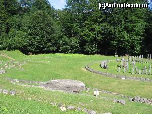 [P27] Sarmisegetuza Regia plan general » foto by Michi
 - 
<span class="allrVoted glyphicon glyphicon-heart hidden" id="av551427"></span>
<a class="m-l-10 hidden" id="sv551427" onclick="voting_Foto_DelVot(,551427,5311)" role="button">șterge vot <span class="glyphicon glyphicon-remove"></span></a>
<a id="v9551427" class=" c-red"  onclick="voting_Foto_SetVot(551427)" role="button"><span class="glyphicon glyphicon-heart-empty"></span> <b>LIKE</b> = Votează poza</a> <img class="hidden"  id="f551427W9" src="/imagini/loader.gif" border="0" /><span class="AjErrMes hidden" id="e551427ErM"></span>